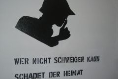 «Qui ne sait se taire nuit à son pays» - Slogan de propagande de 1940 «Qui ne sait se taire nuit à son pays» - Slogan de propagande de 1940