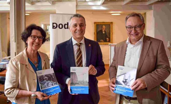 Madeleine Herren, Federal Councillor Ignazio Cassis and Sacha Zala.