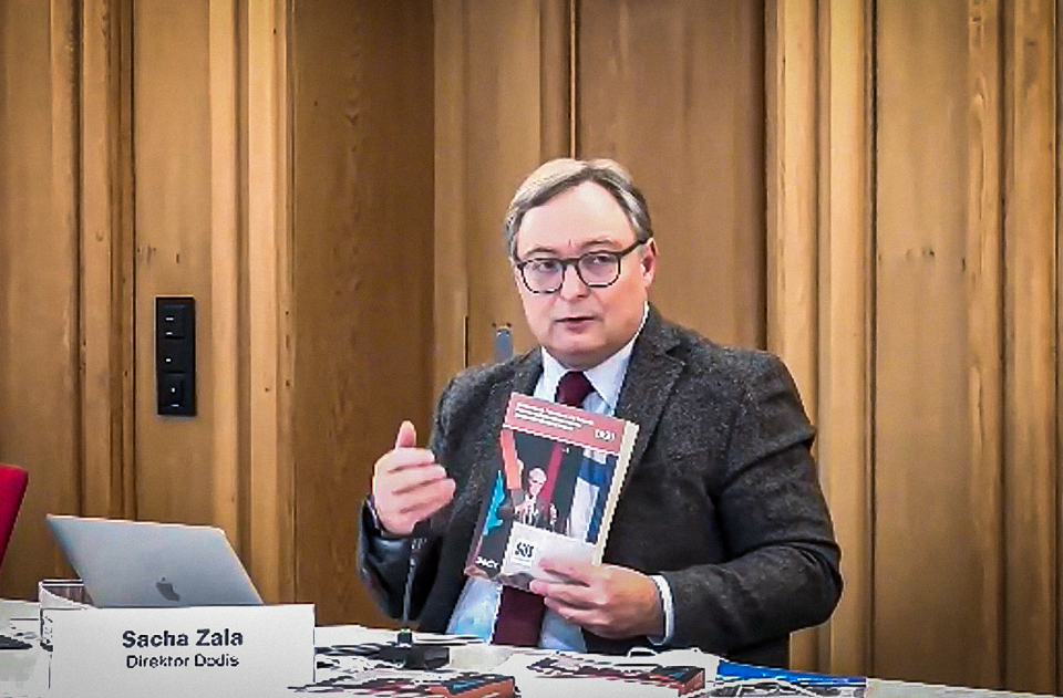 Dodis-Direktor Sacha Zala präsentiert den neuen Band der Diplomatischen Dokumente der Schweiz zum Jahr 1991.